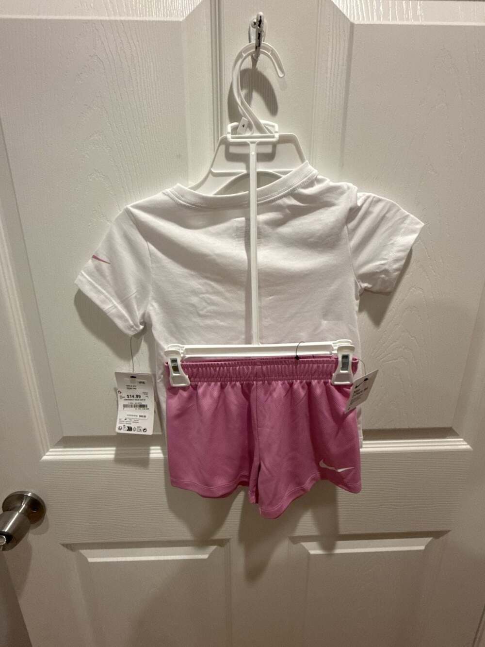 Nike Girls Swoosh Ribbon Graphic T-Shirt and Shorts 2-Piece Set minor blemishes - Picture 6 of 8